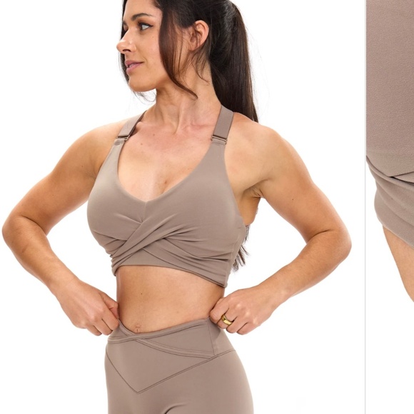 Buffbunny candy wrap, sports bra new with tags extra large - Picture 2 of 4